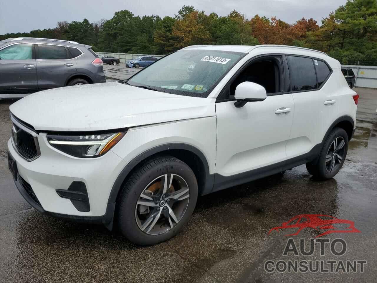 VOLVO XC40 CORE 2023 - YV4L12UV3P2946293