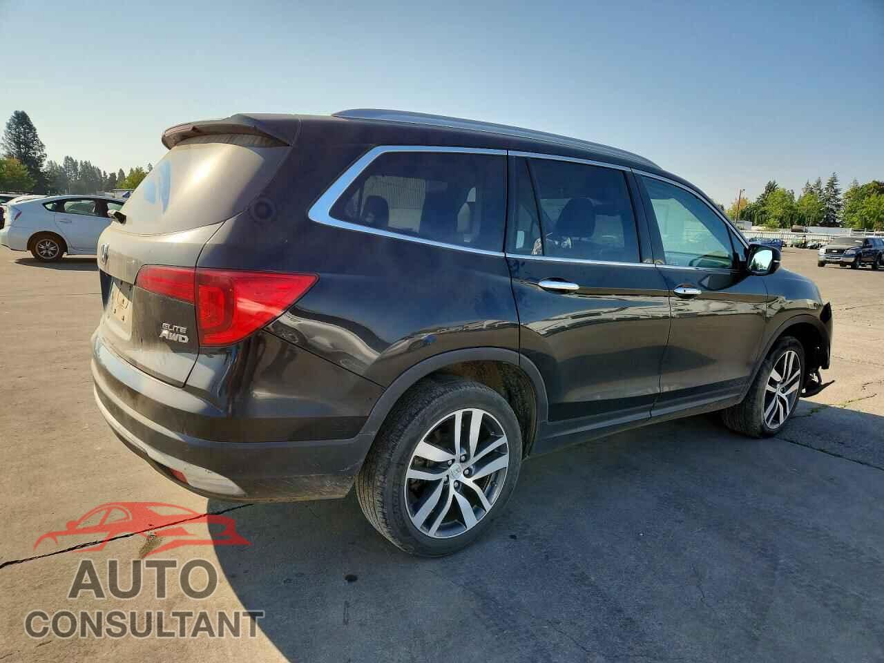 HONDA PILOT 2017 - 5FNYF6H05HB045005