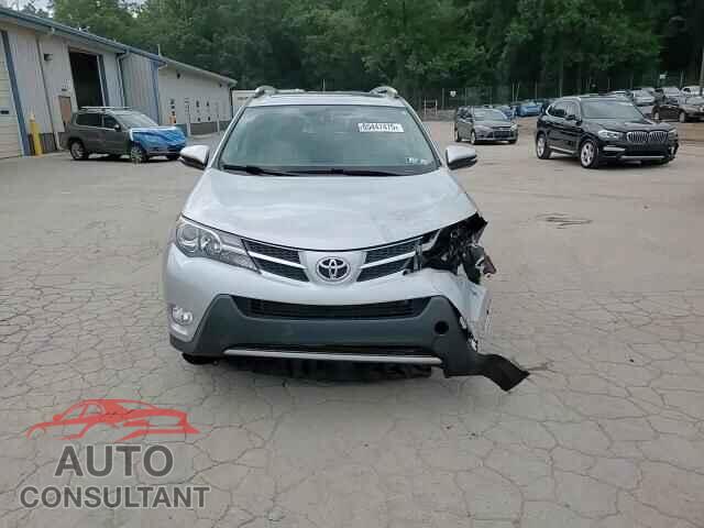 TOYOTA RAV4 2015 - JTMRFREV2FD157822