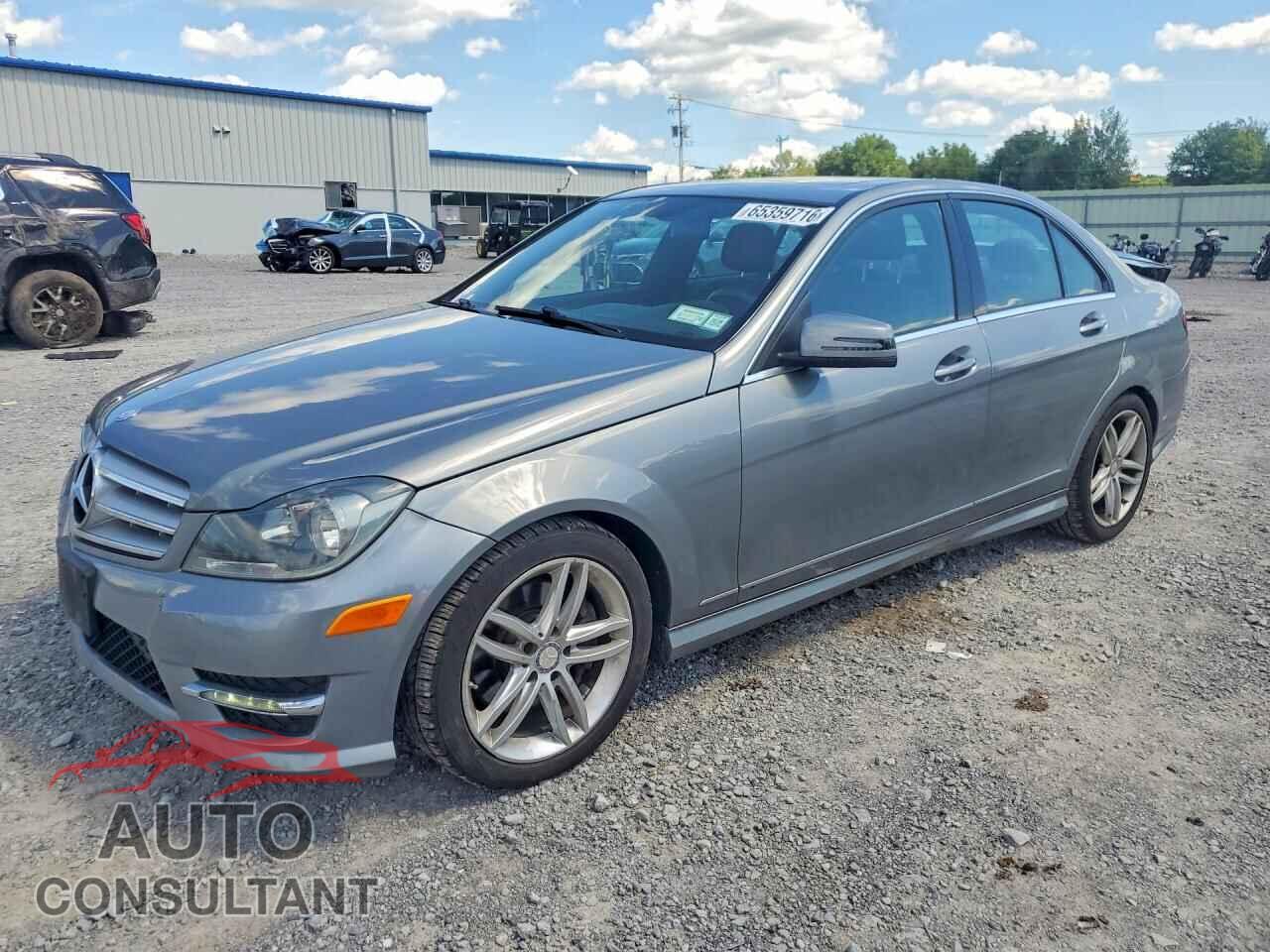 MERCEDES-BENZ C-CLASS 2013 - WDDGF8AB6DR301357