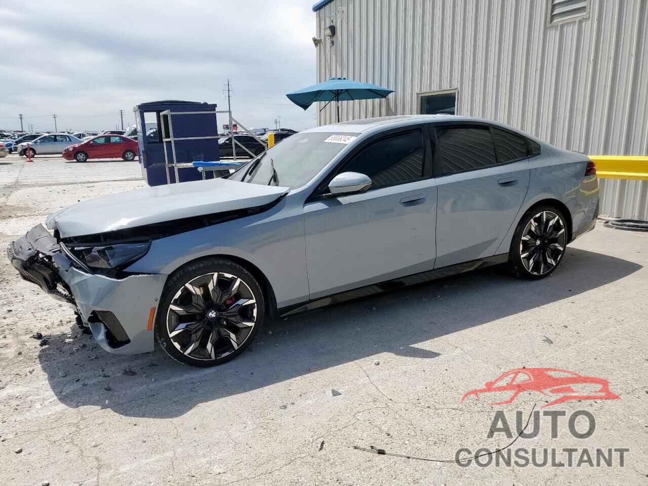 BMW 5 SERIES 2024 - WBA43FJ03RCP91479