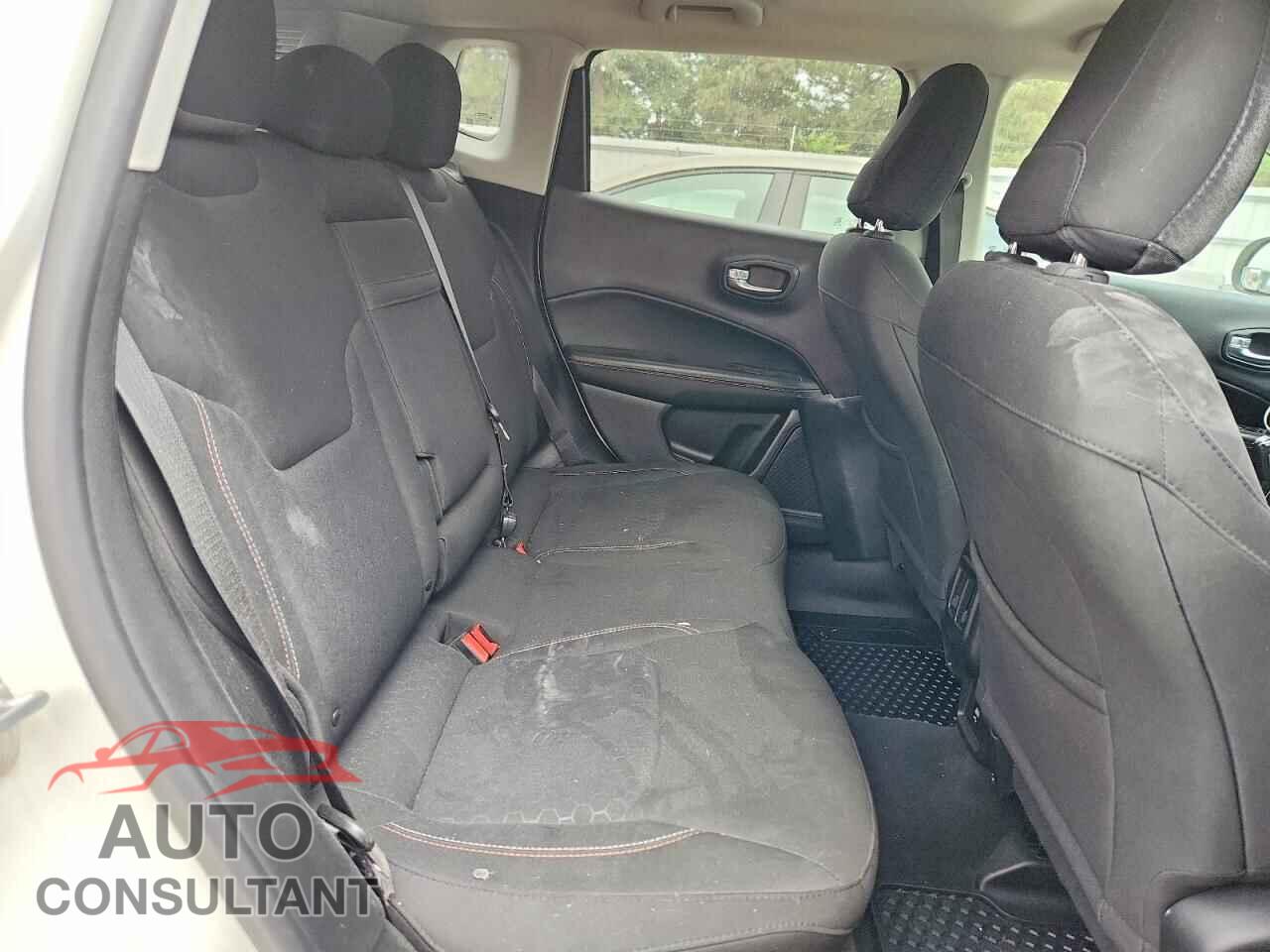 JEEP COMPASS 2018 - 3C4NJDAB2JT399993