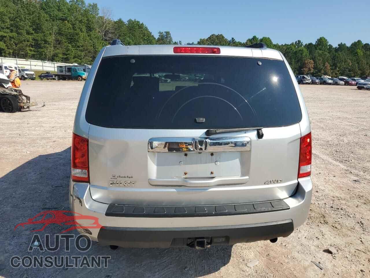 HONDA PILOT 2011 - 5FNYF4H67BB067331