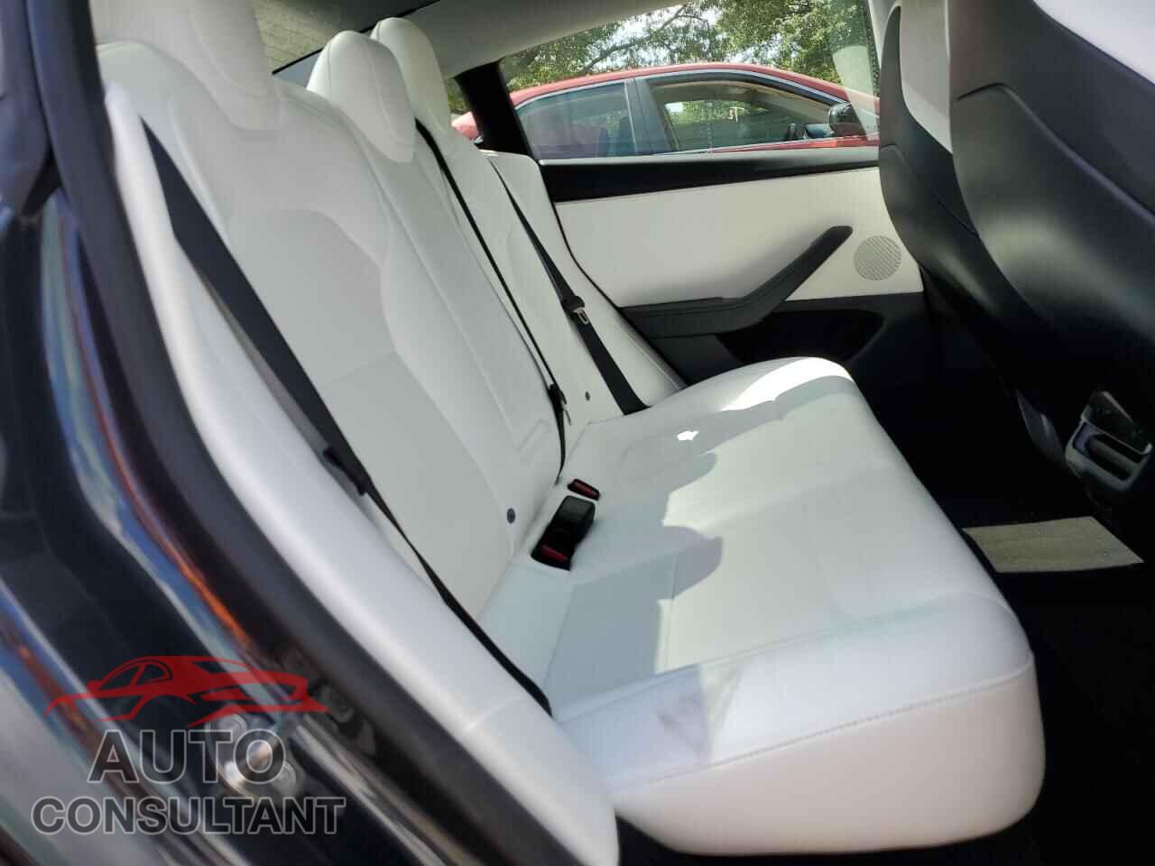 TESLA MODEL 3 2024 - 5YJ3E1ET2RF842313