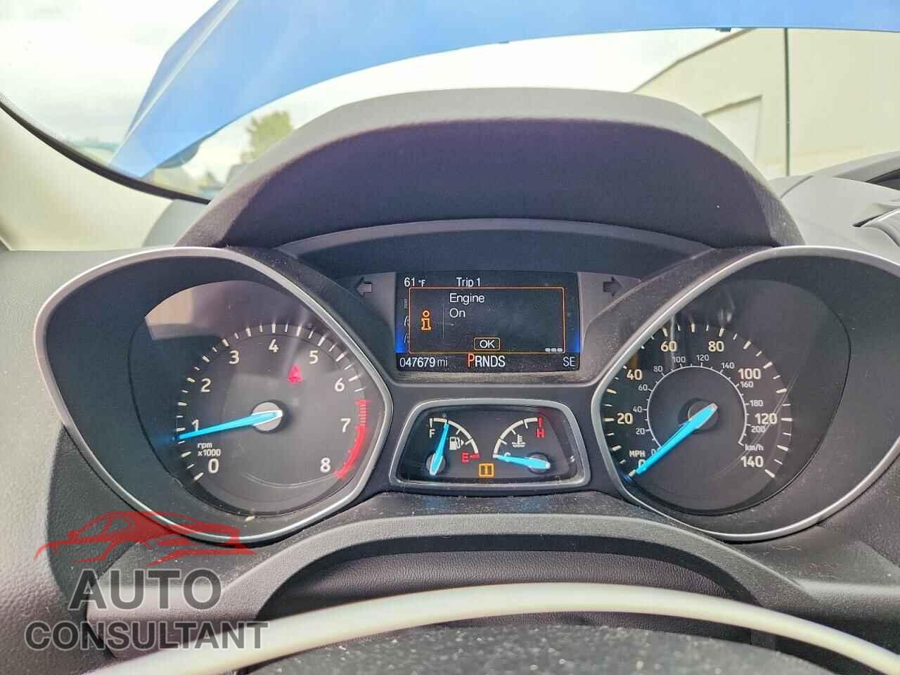 FORD ESCAPE 2017 - 1FMCU0F75HUC11796