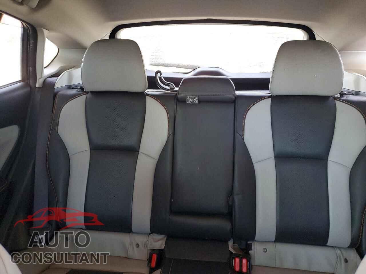 SUBARU CROSSTREK 2018 - JF2GTAMC5JH257448