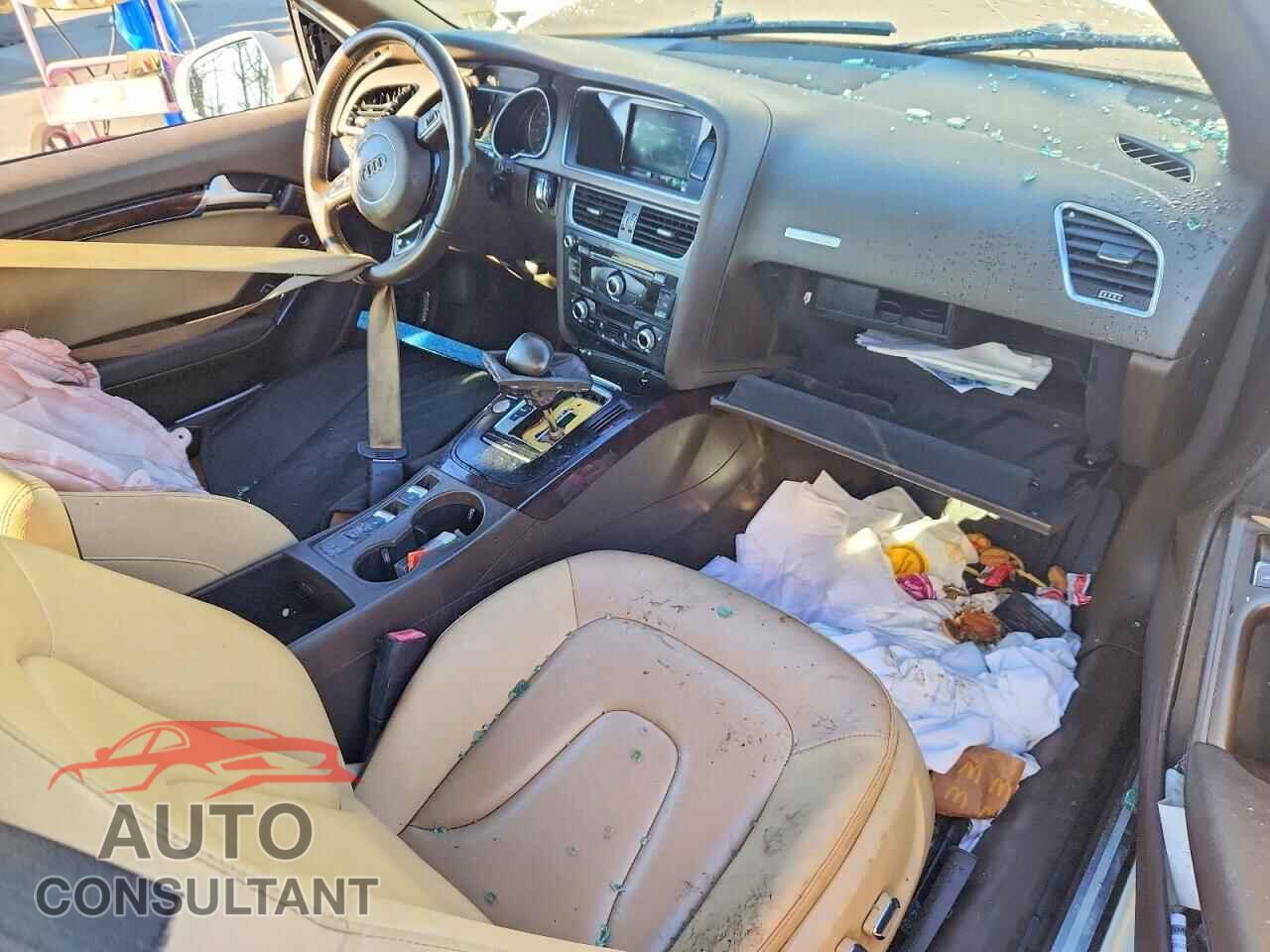 AUDI A5 PREMIUM 2013 - WAULFAFH7DN016894