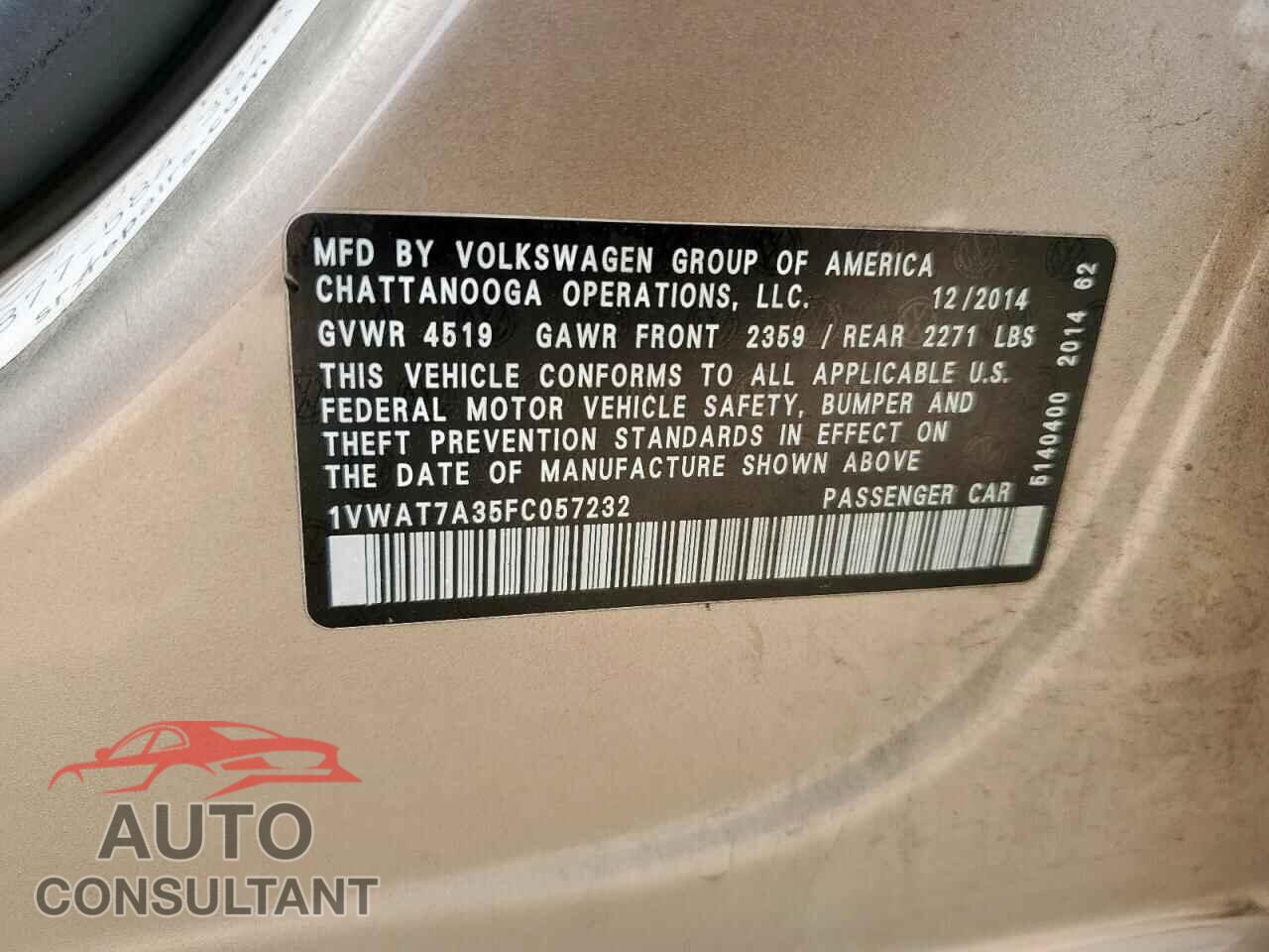 VOLKSWAGEN PASSAT 2015 - 1VWAT7A35FC057232