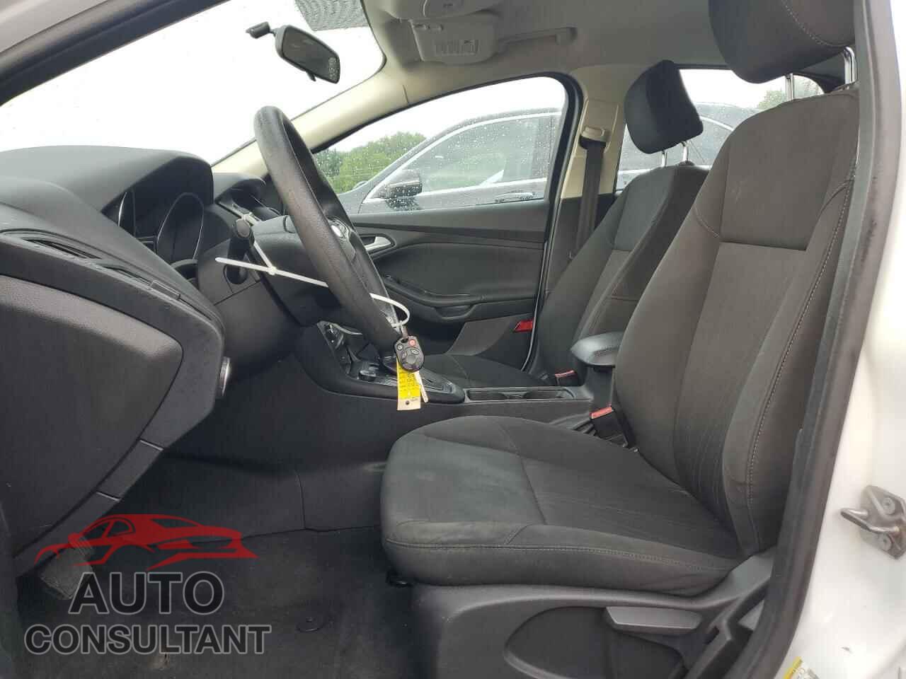 FORD FOCUS 2015 - 1FADP3F23FL243189