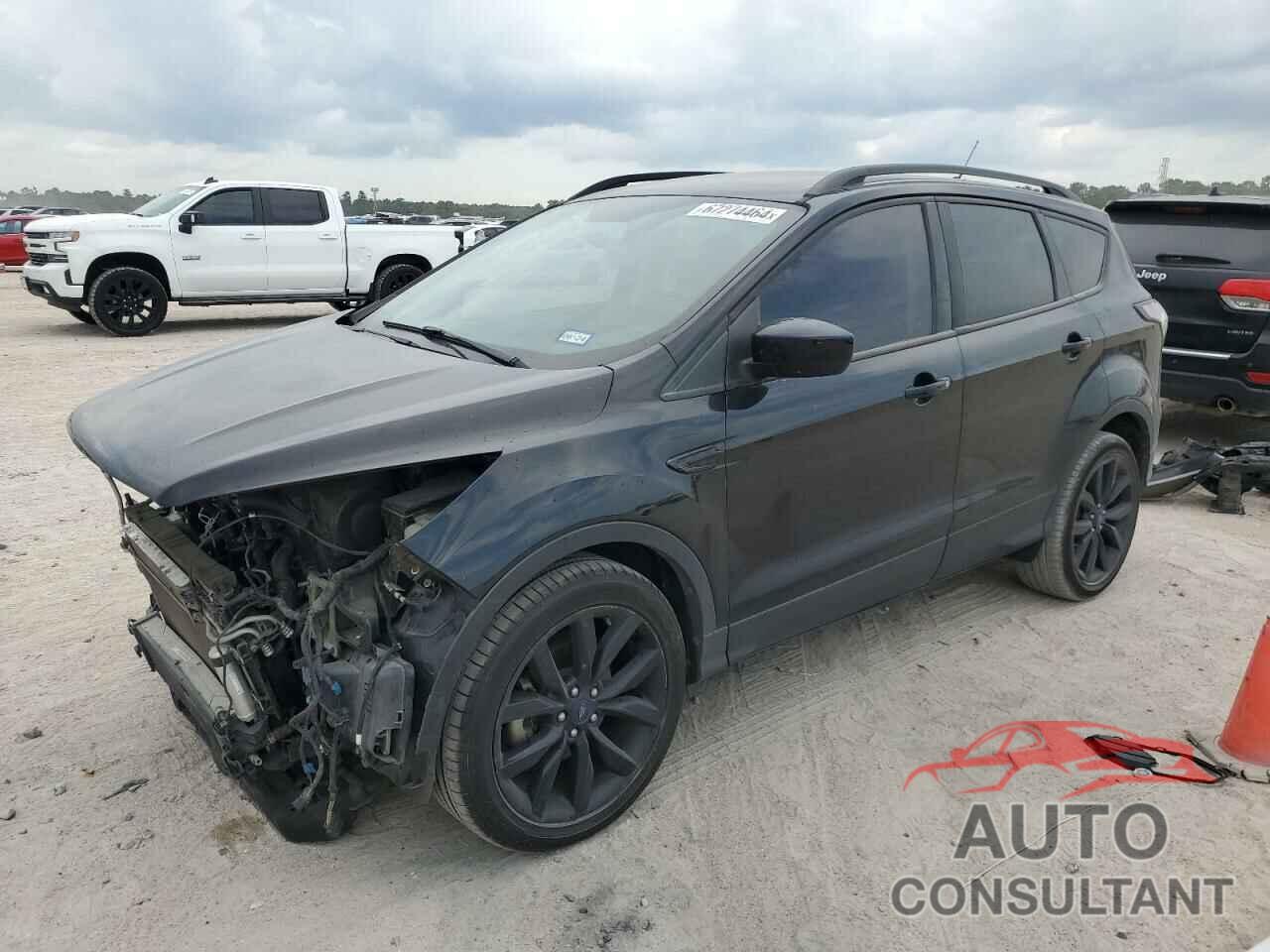 FORD ESCAPE 2018 - 1FMCU0GD0JUB52652