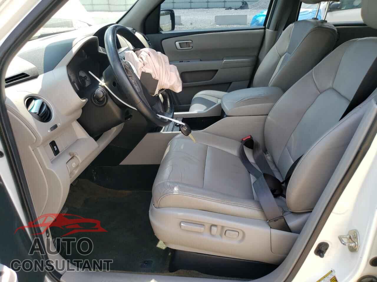 HONDA PILOT 2014 - 5FNYF4H56EB010582