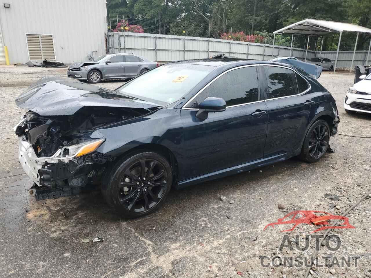 TOYOTA CAMRY 2018 - 4T1B11HK4JU577802