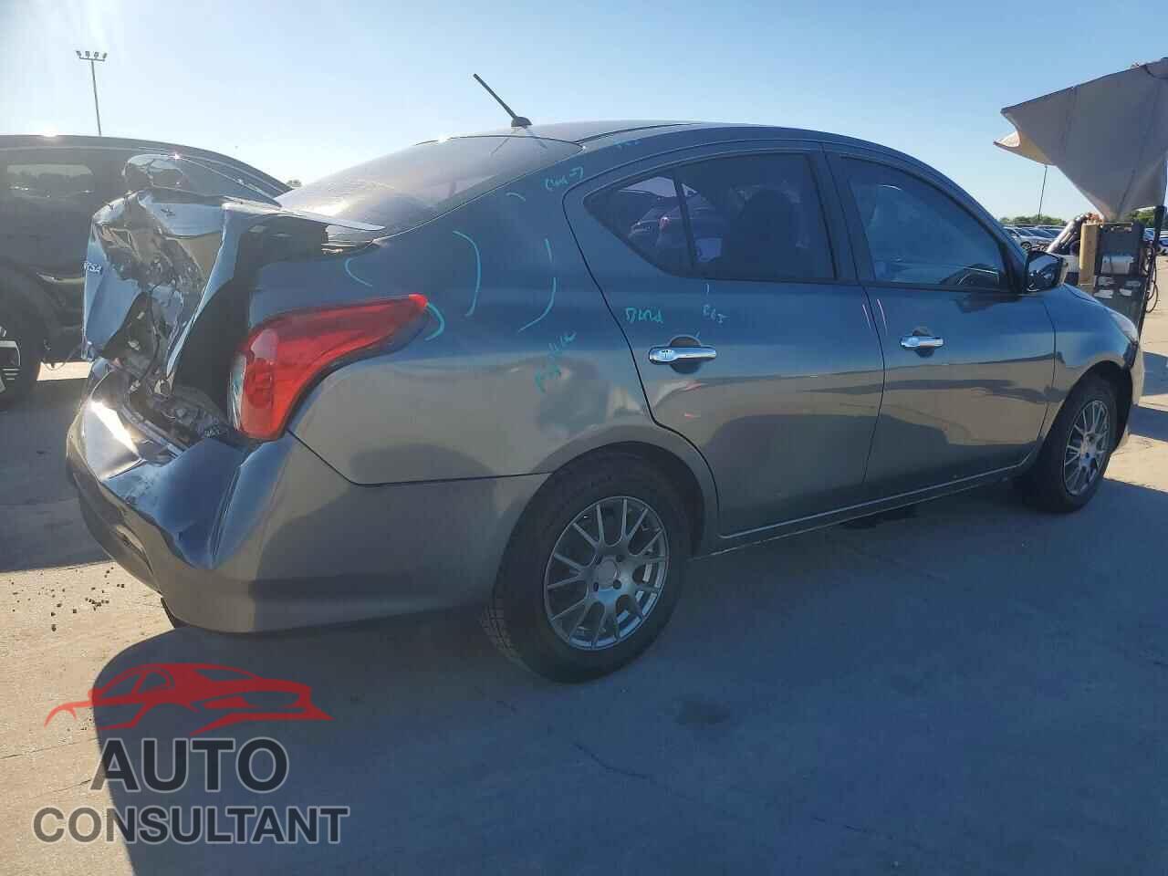 NISSAN VERSA 2019 - 3N1CN7AP3KL862611