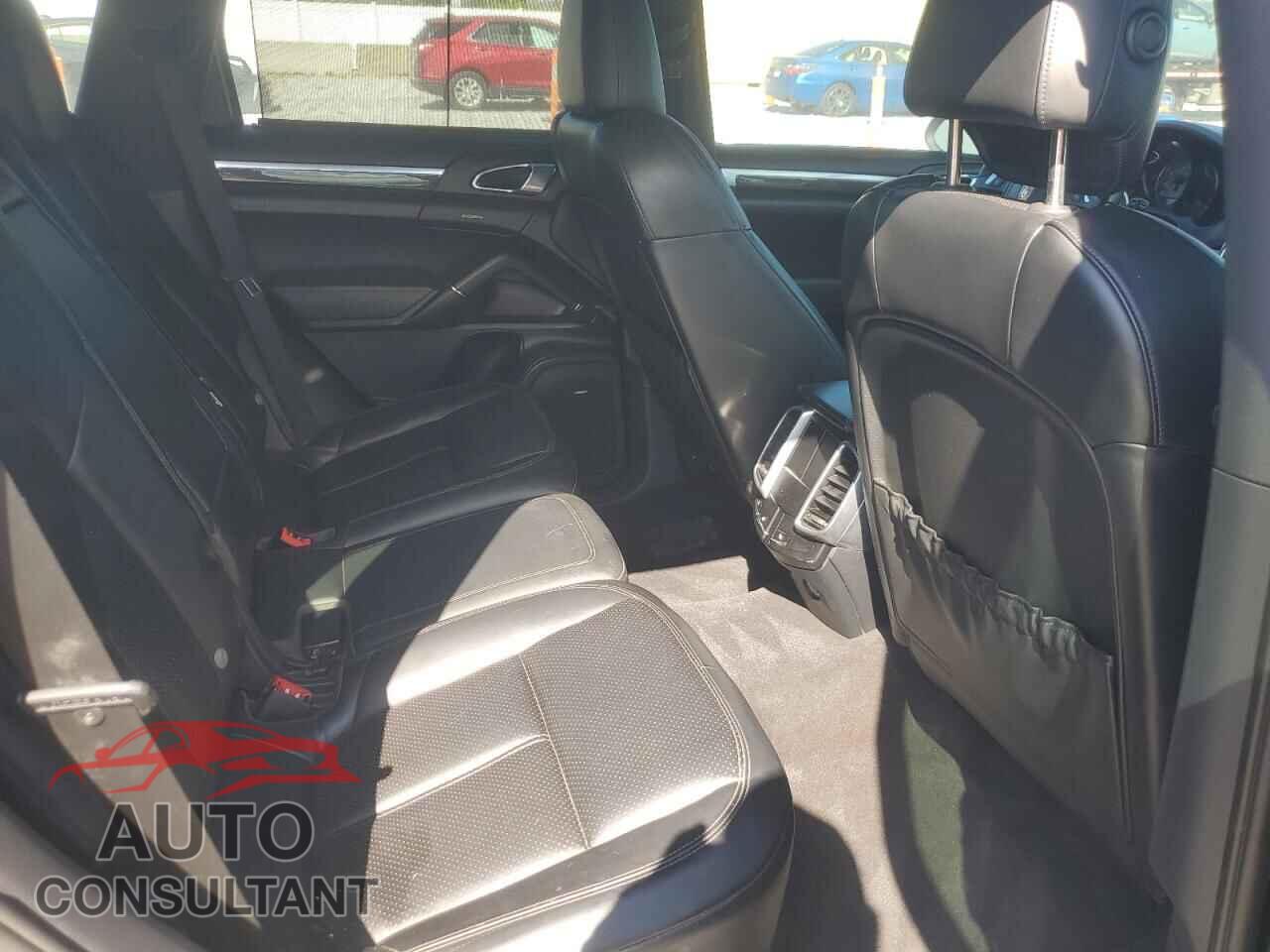 PORSCHE CAYENNE 2012 - WP1AB2A28CLA45179