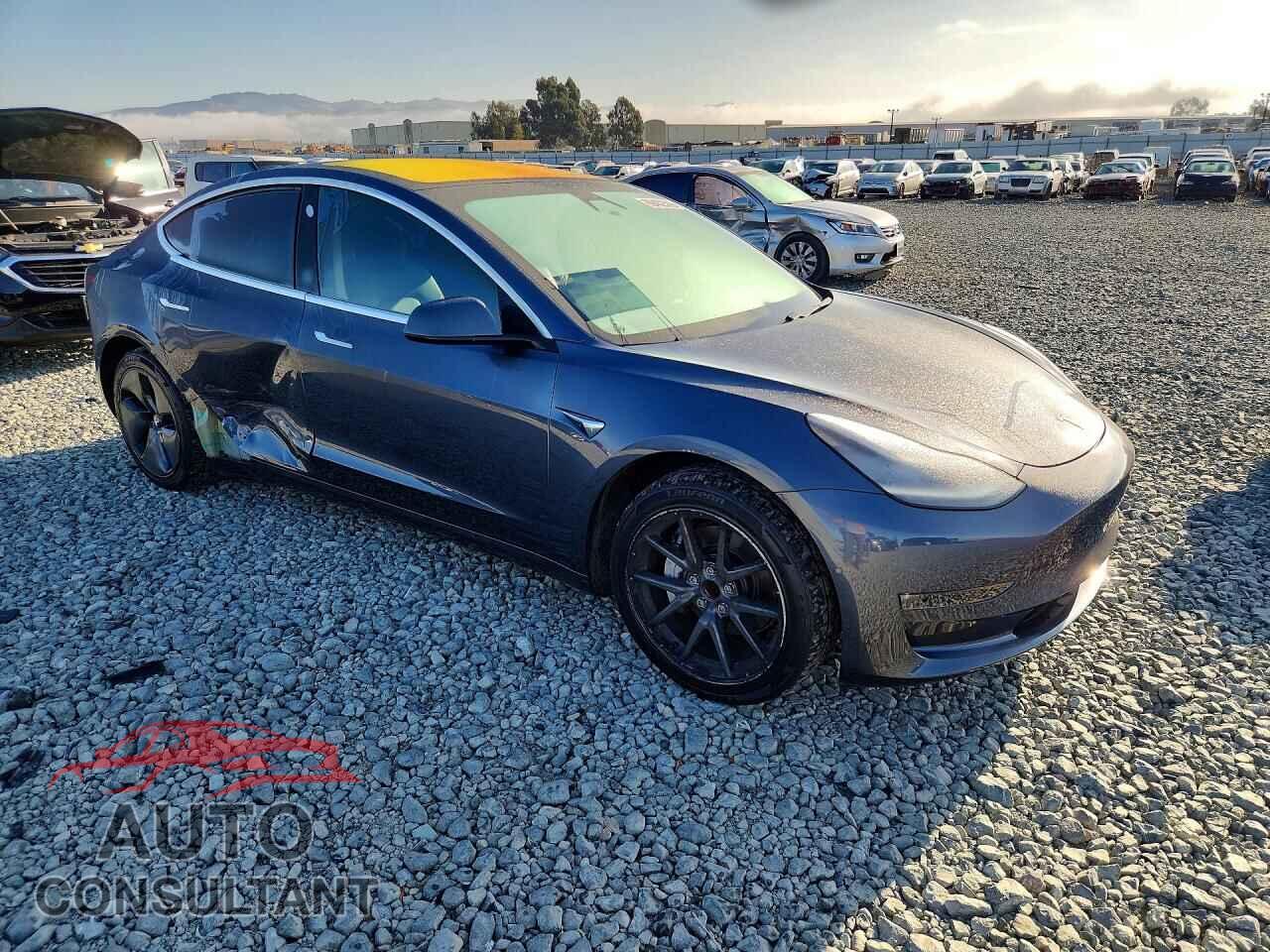 TESLA MODEL 3 2018 - 5YJ3E1EA1JF037471