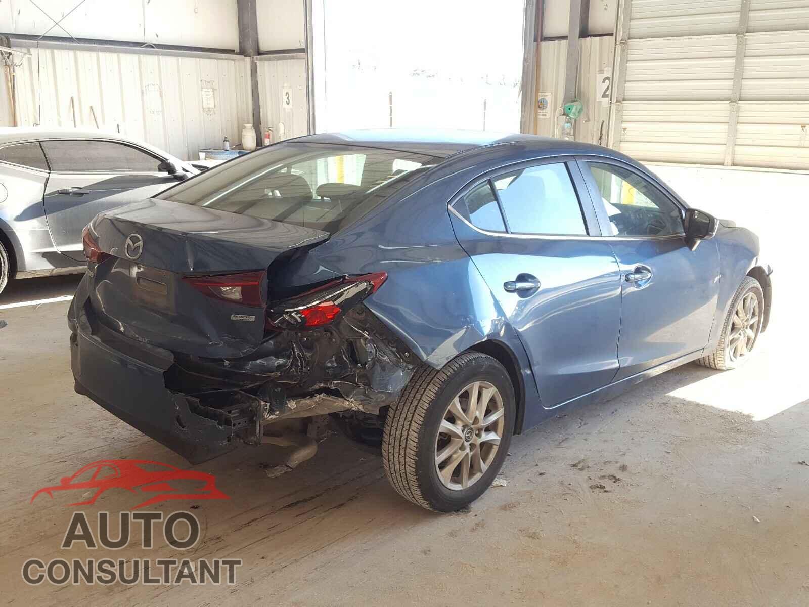 MAZDA 3 2017 - 3MZBN1U7XHM109675