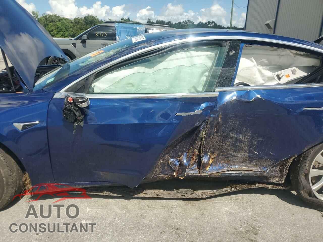 TESLA MODEL 3 2018 - 5YJ3E1EB0JF116073