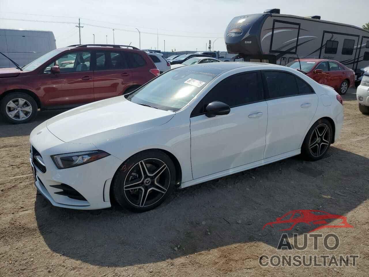 MERCEDES-BENZ A-CLASS 2019 - WDD3G4FB7KW020311
