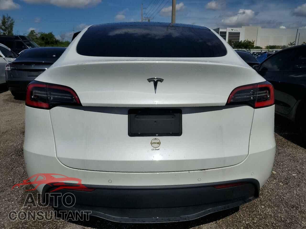 TESLA MODEL Y 2021 - 5YJYGDED2MF114266