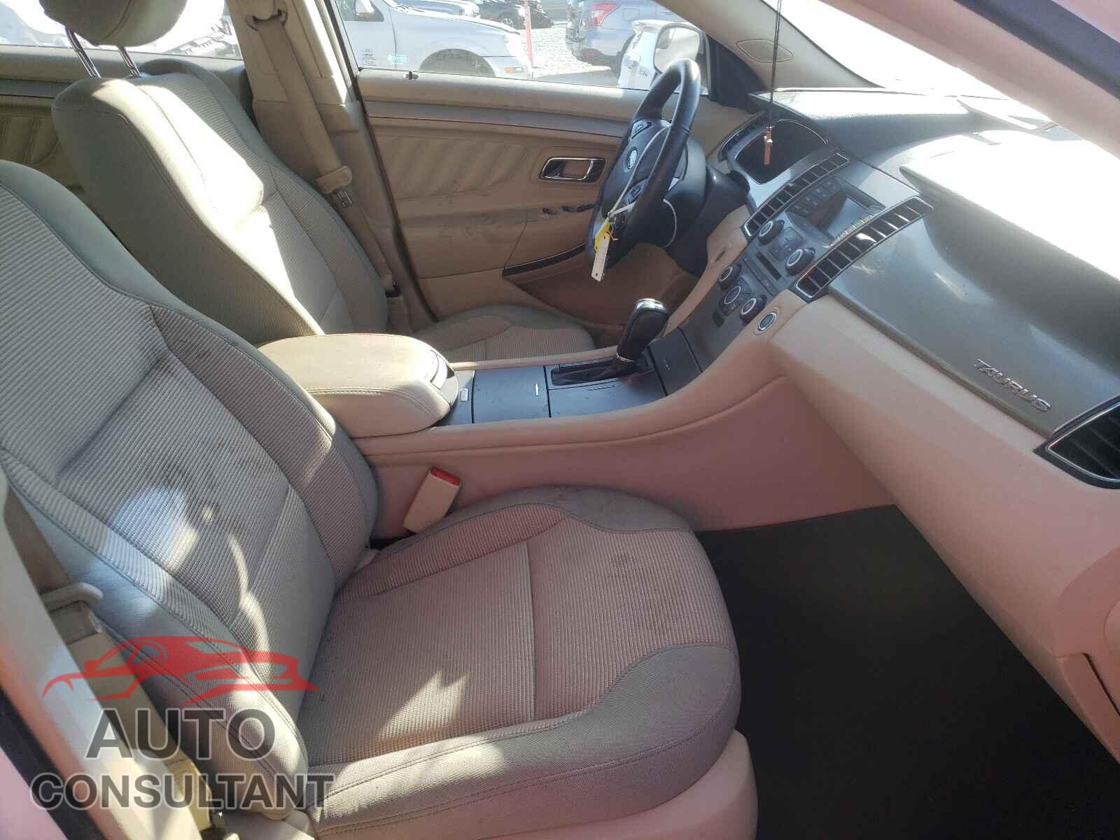 FORD TAURUS 2016 - 1FAHP2E82GG143337