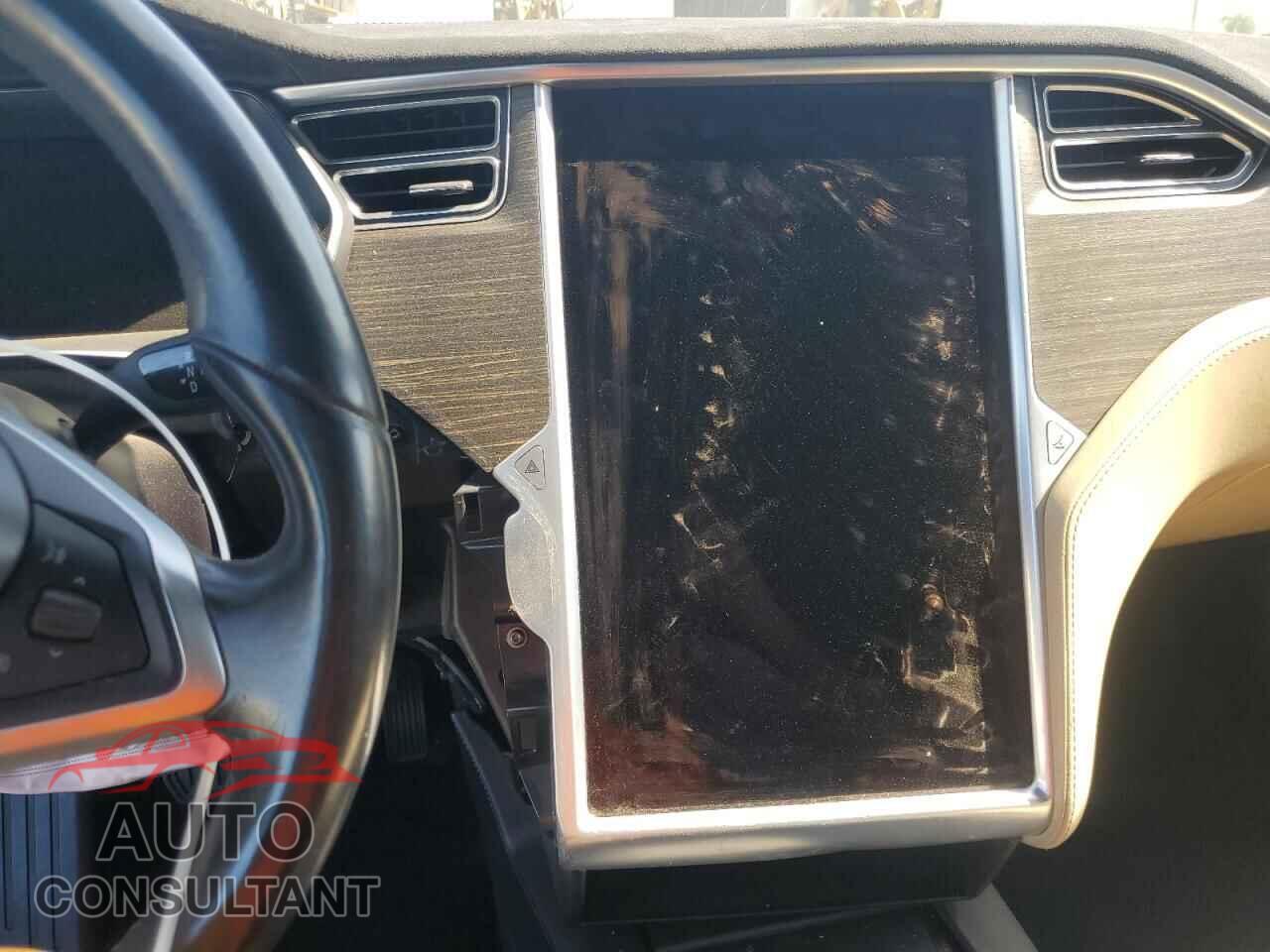 TESLA MODEL S 2015 - 5YJSA1E18FF120152