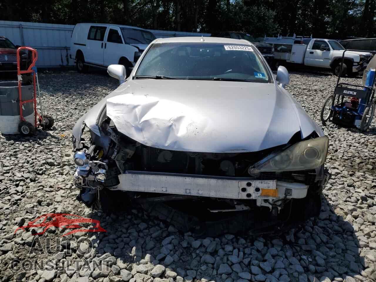 LEXUS IS 2010 - JTHFE2C29A2504927