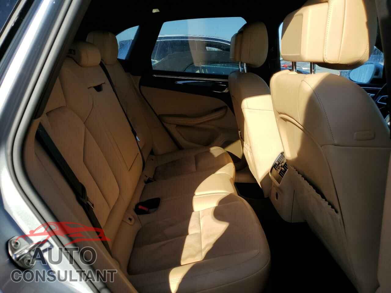 PORSCHE MACAN 2017 - WP1AA2A53HLB09441