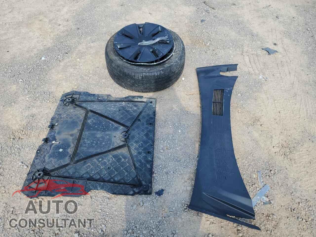 TESLA MODEL 3 2024 - 5YJ3E1EA3RF855991