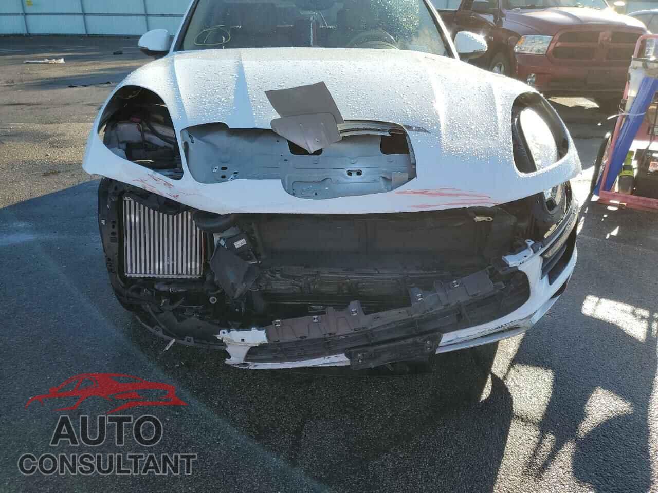 PORSCHE MACAN 2016 - WP1AB2A51GLB46161