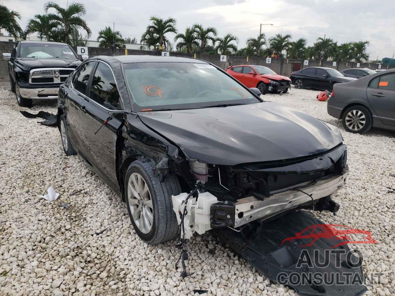 TOYOTA CAMRY 2018 - 4T1B11HK9JU651604