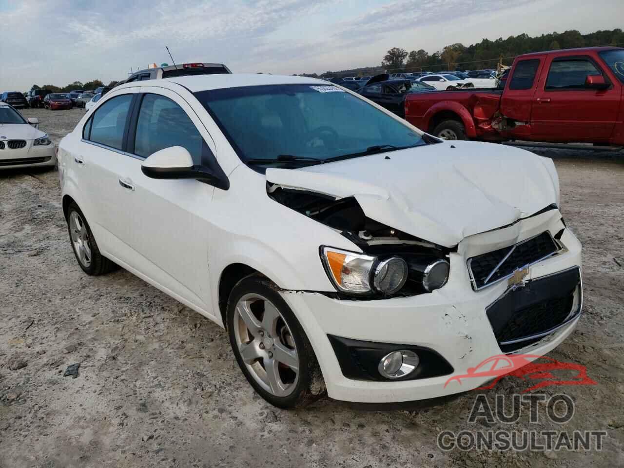 CHEVROLET SONIC 2016 - 1G1JE5SB0G4142717