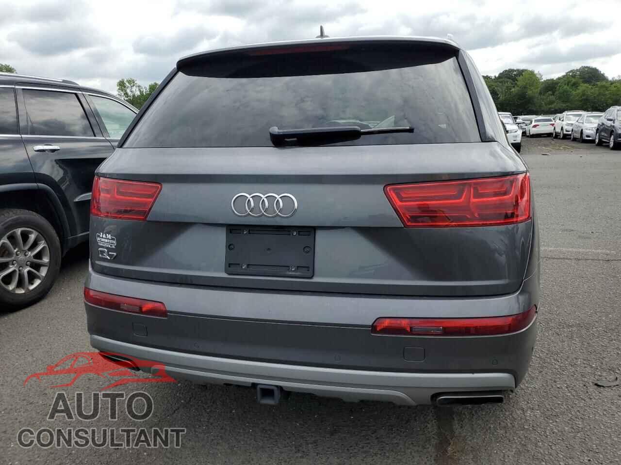 AUDI Q7 2019 - WA1LHAF74KD018555