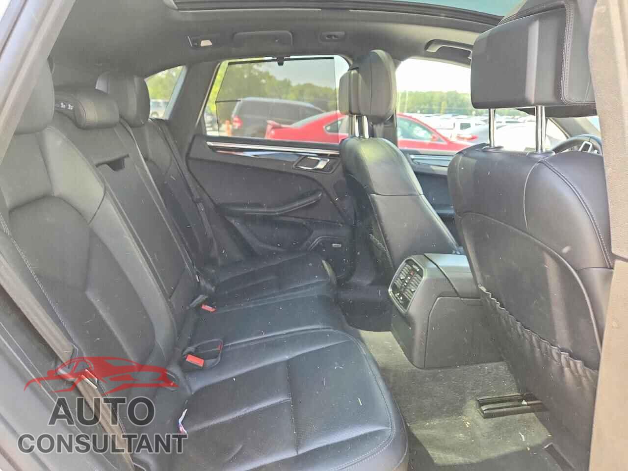PORSCHE MACAN 2015 - WP1AB2A59FLB50277