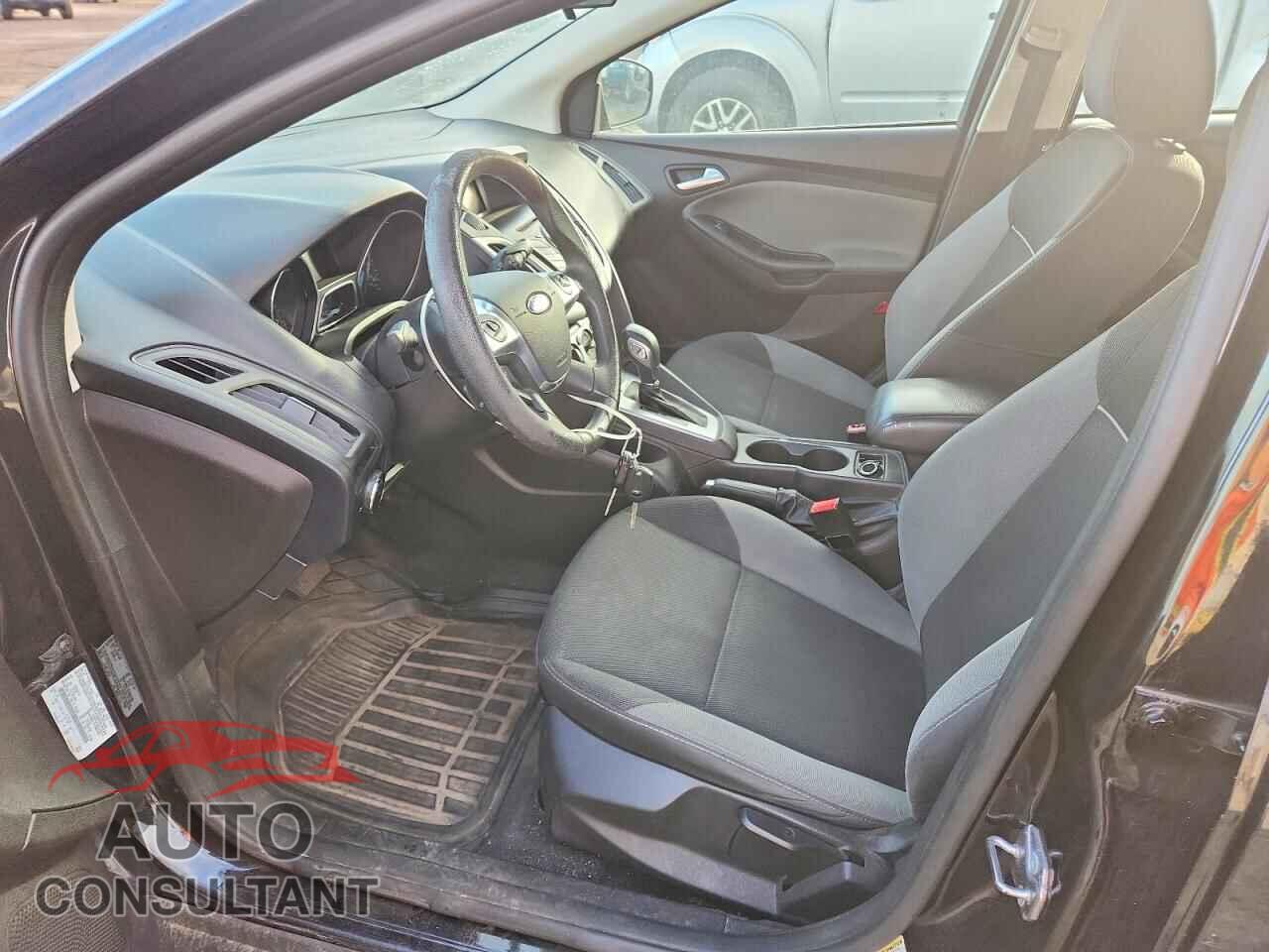 FORD FOCUS 2014 - 1FADP3F2XEL459152