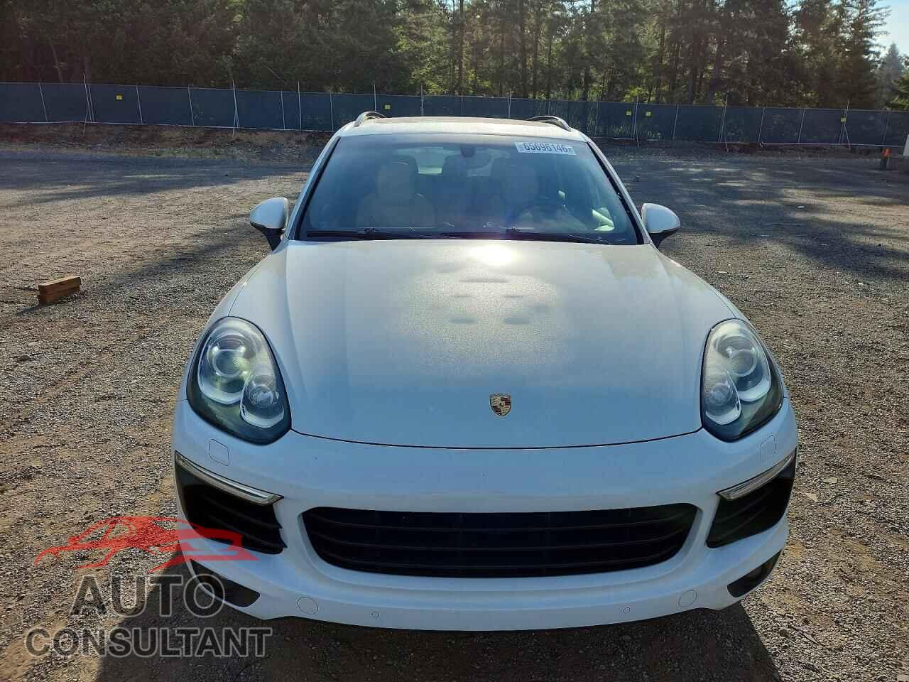 PORSCHE CAYENNE 2017 - WP1AA2A24HKA89003