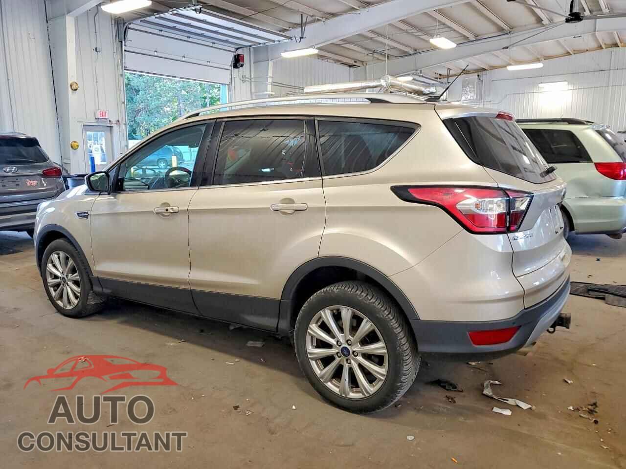 FORD ESCAPE 2017 - 1FMCU9J96HUE73307