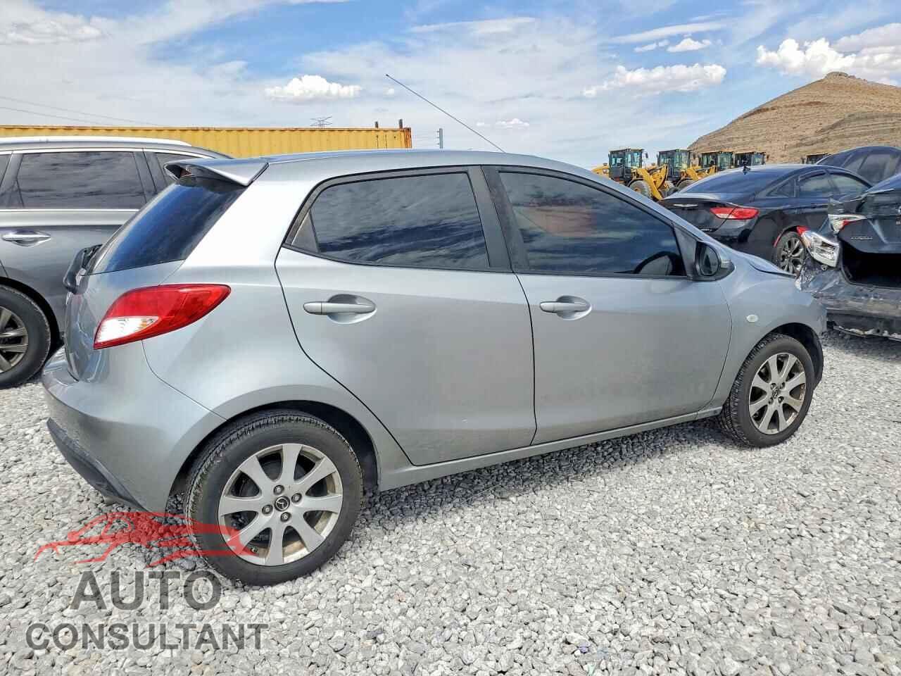 MAZDA 2 2013 - JM1DE1LY7D0158268