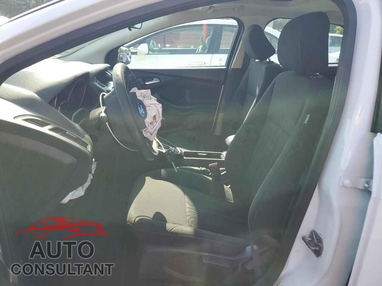 FORD FOCUS 2016 - 1FADP3K26GL270331