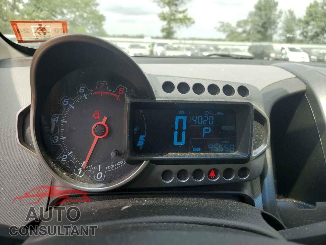 CHEVROLET SONIC 2012 - 1G1JA5SH9C4176830