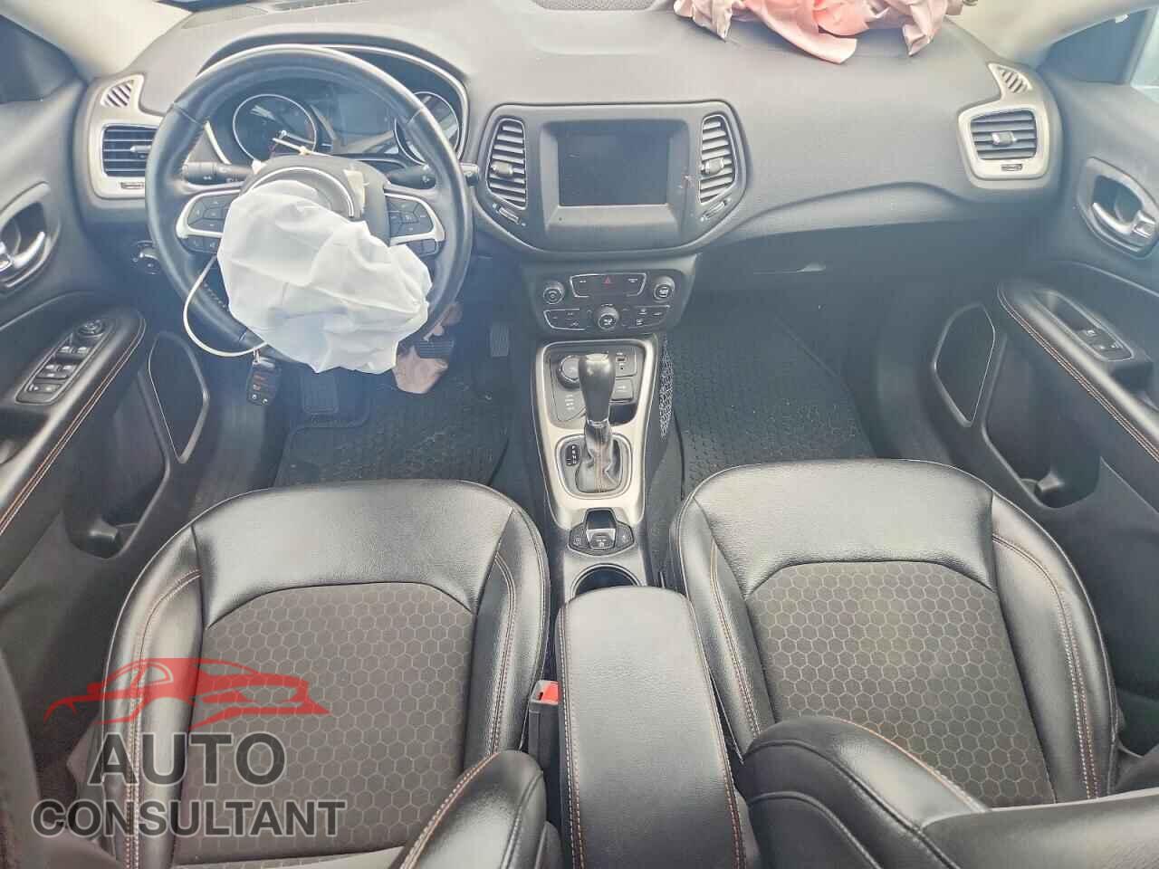 JEEP COMPASS 2020 - 3C4NJDBB2LT115876