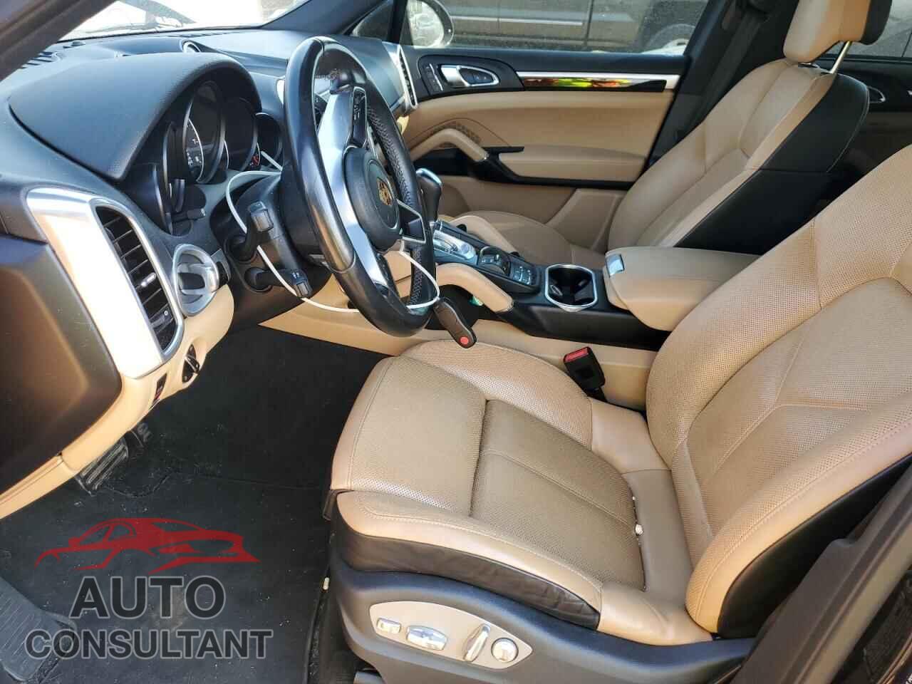 PORSCHE CAYENNE 2016 - WP1AA2A27GKA08025