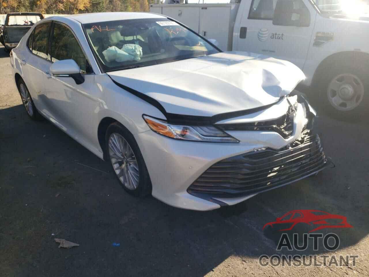 TOYOTA CAMRY 2018 - 4T1B11HK7JU145995