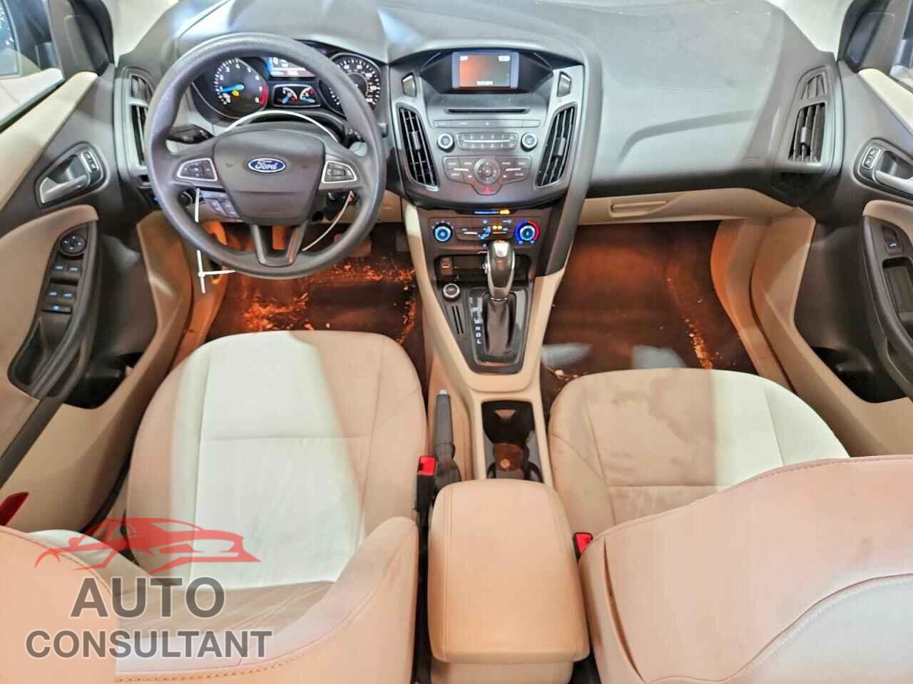 FORD FOCUS 2015 - 1FADP3F29FL217566