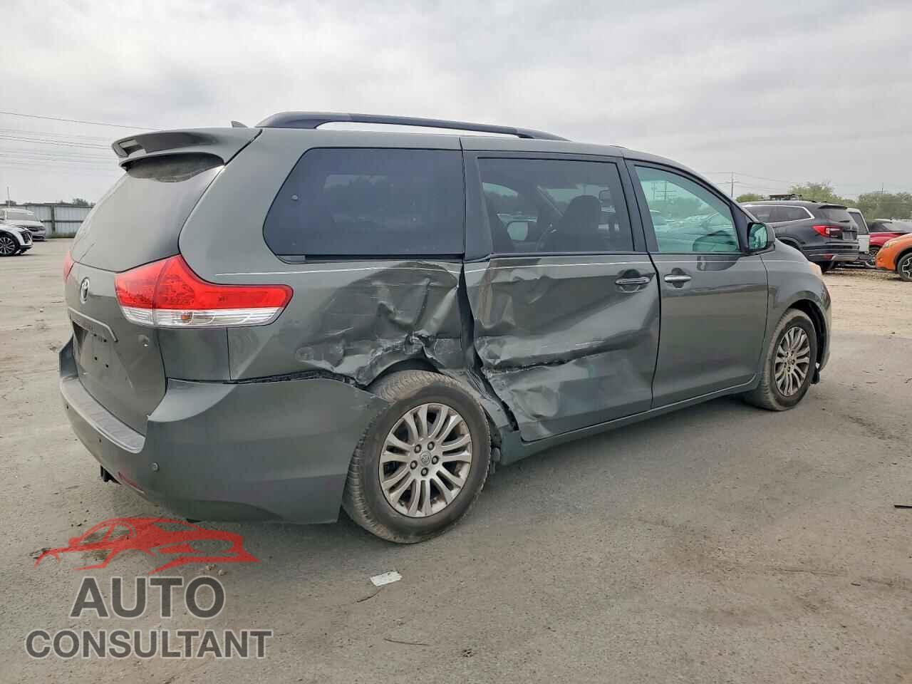 TOYOTA SIENNA 2011 - 5TDYK3DC2BS099634