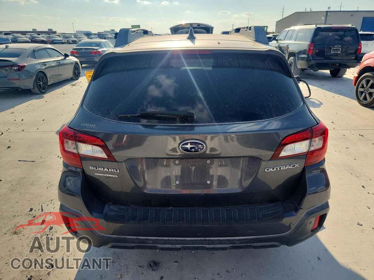 SUBARU OUTBACK 2018 - 4S4BSANC4J3290413
