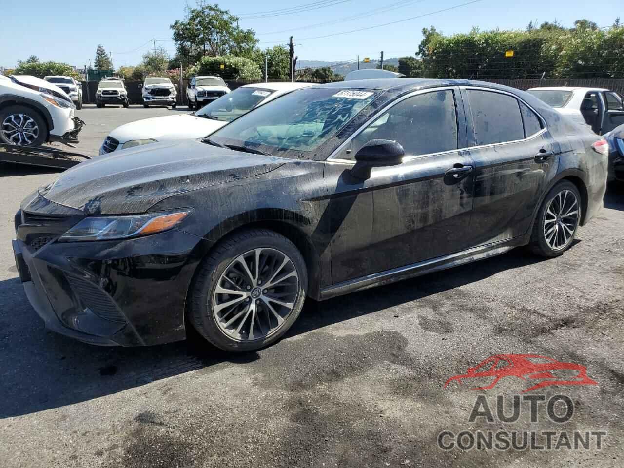 TOYOTA CAMRY 2018 - 4T1B11HK8JU157119