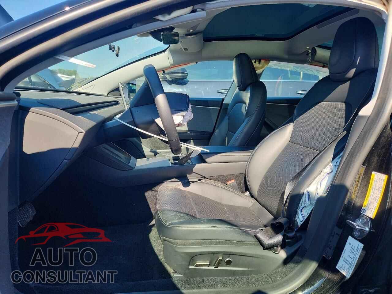 TESLA MODEL 3 2024 - 5YJ3E1EA8RF739704