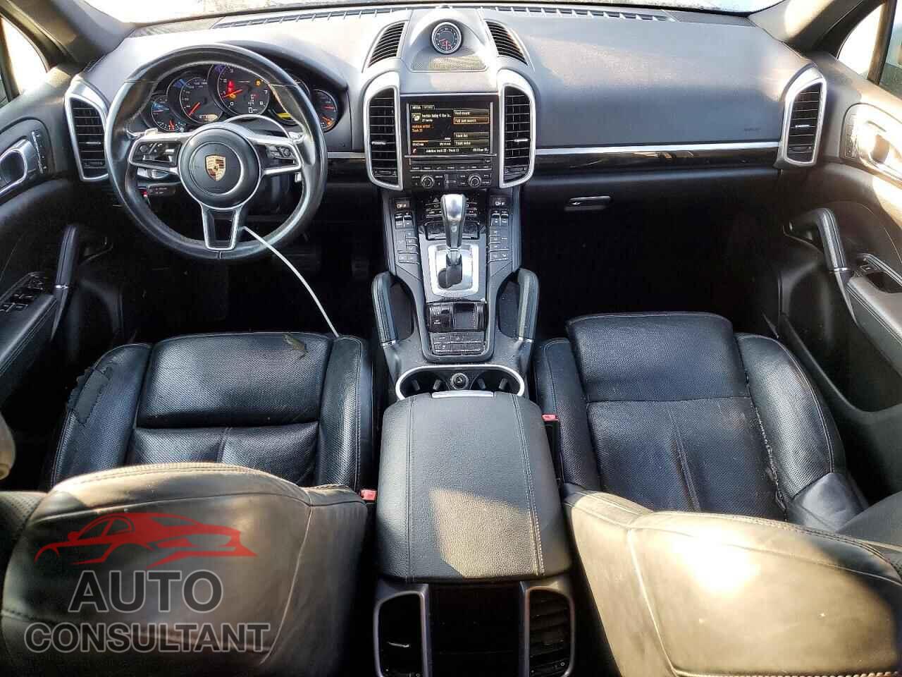 PORSCHE CAYENNE 2016 - WP1AA2A2XGKA14109