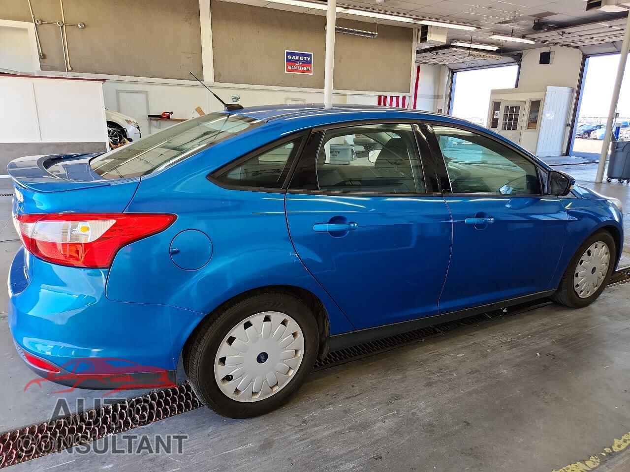 FORD FOCUS 2014 - 1FADP3F22EL219741