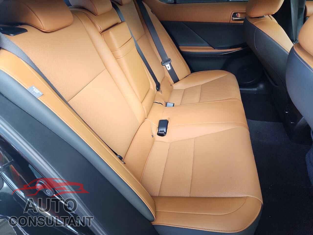 LEXUS IS 2021 - JTHCA1D29M5116557